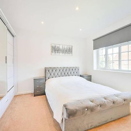 Premium Private Apartment Minutes To Central London Exterior photo