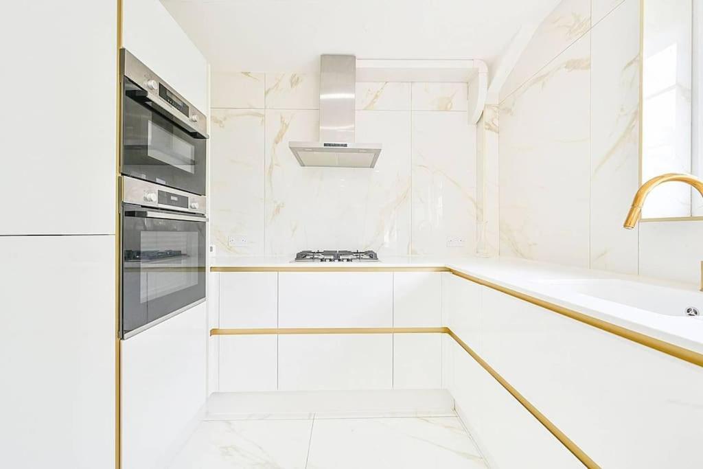 Premium Private Apartment Minutes To Central London Exterior photo