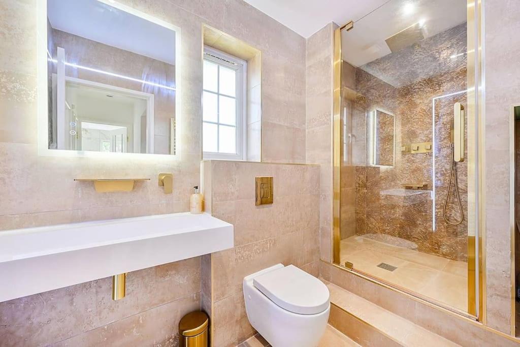 Premium Private Apartment Minutes To Central London Exterior photo